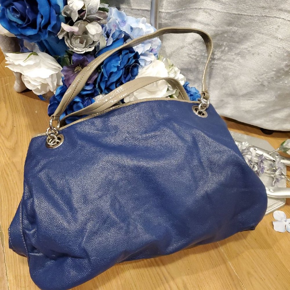 Purse - Picture 2 of 2